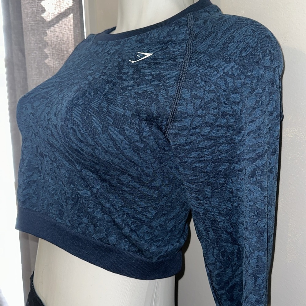 Gym shark compression top - Picture 2 of 4
